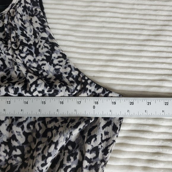 Leslie Fay Flowy Midi Dress Womens Sz 12 Sleeveless Key Hole Animal Print - Picture 11 of 13